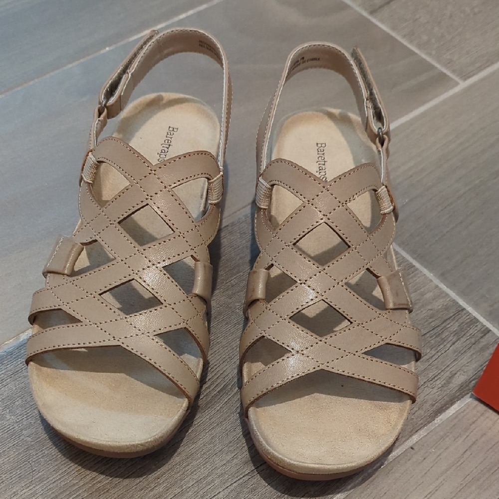 BareTraps Tan Sandals with Crisscross Straps
